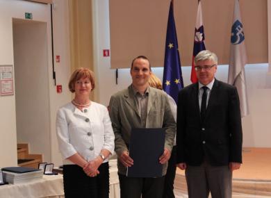 Nagrado za naj inovativnejAe podjetje v gorenjski regiji je prejel direktor razvojnega centra Jesenice Miha Krisch